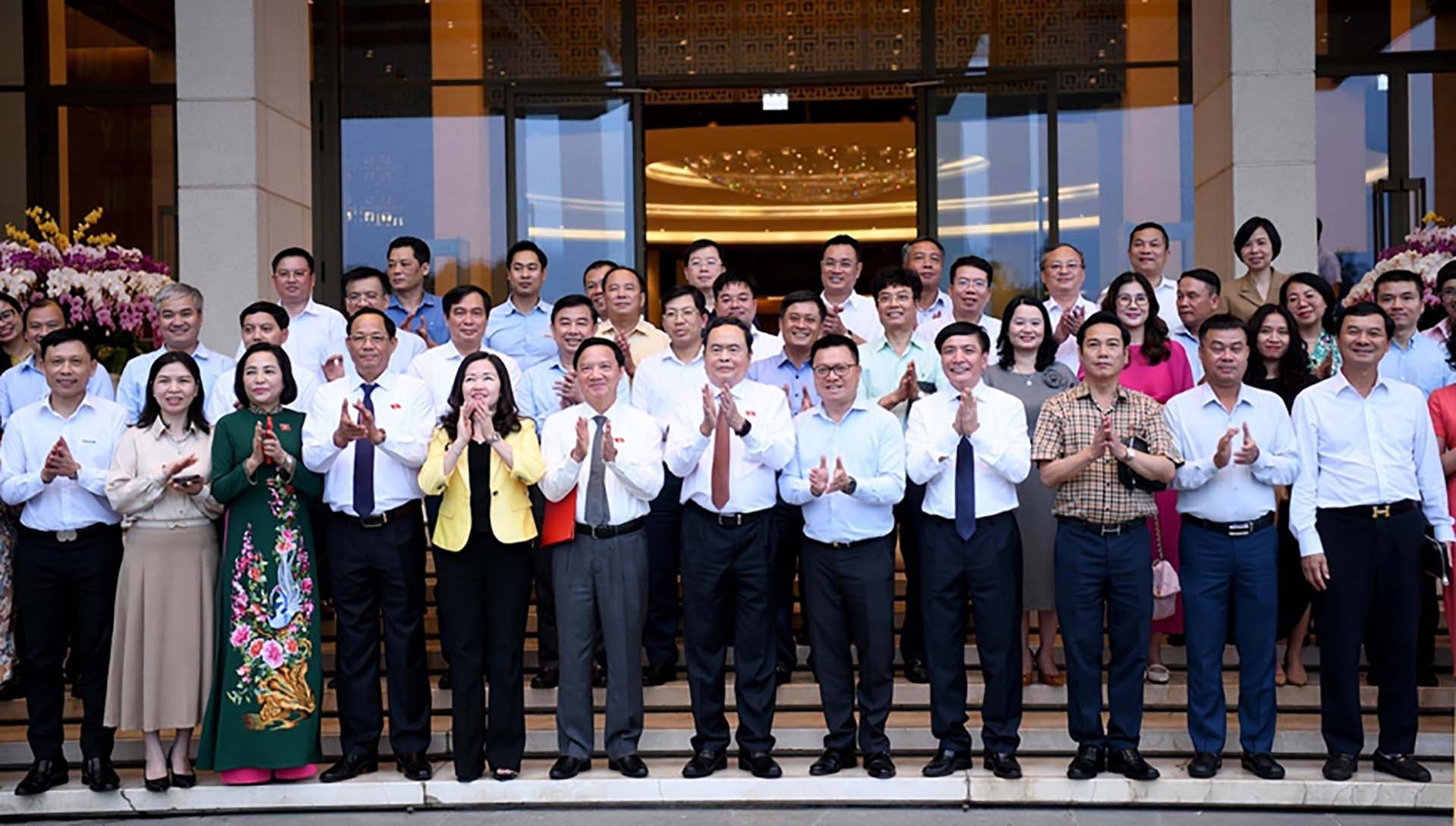 Báo chí đối ngoại: Lực lượng chủ công tạo nên ‘điểm sáng’ Việt Nam Báo chí đối ngoại: Lực lượng chủ công tạo nên ‘điểm sáng’ Việt Nam