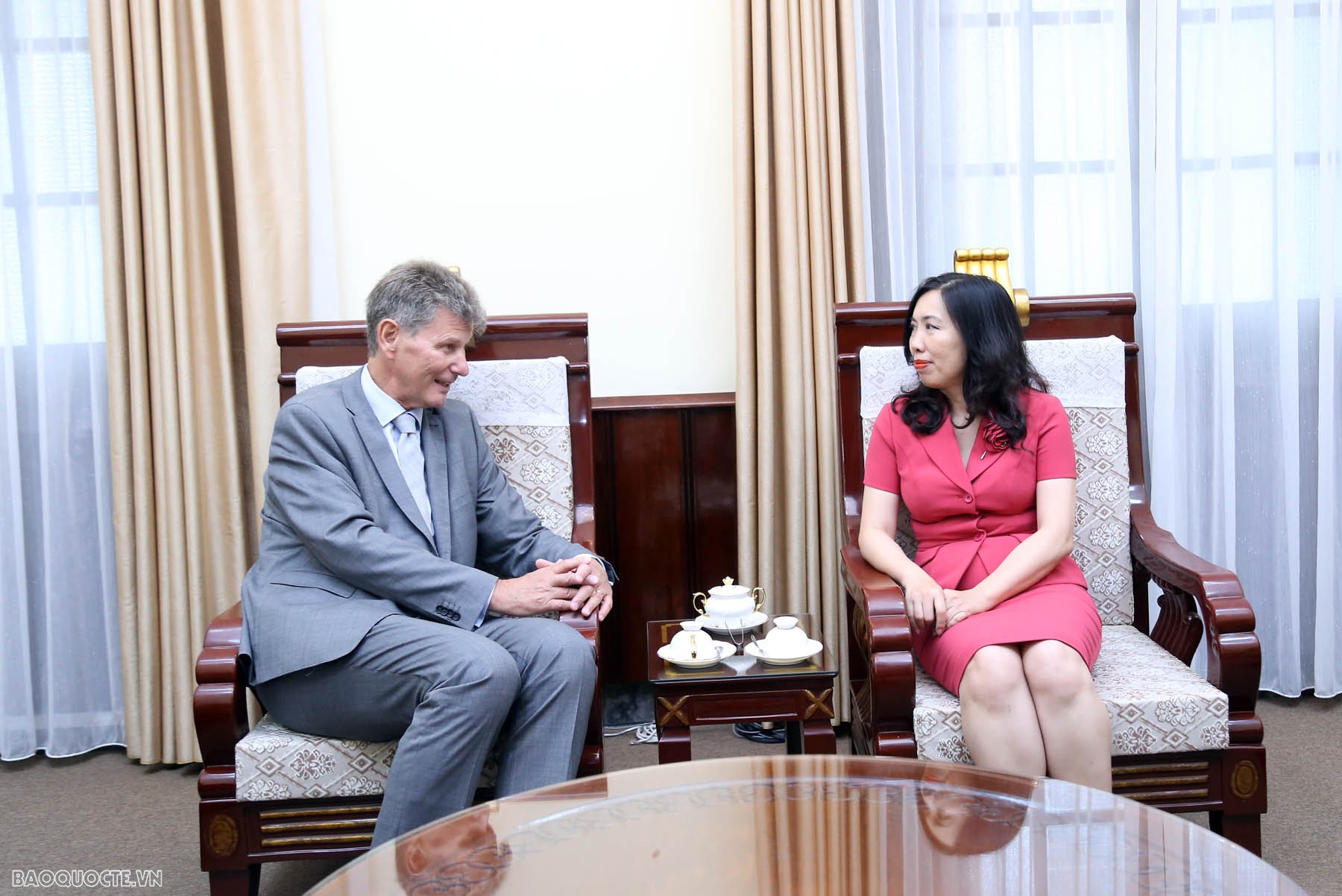 Thứ trưởng Ngoại giao Lê Thị Thu Hằng tiếp các Đại sứ Turkmenistan, Iceland sang Việt Nam trình Quốc thư