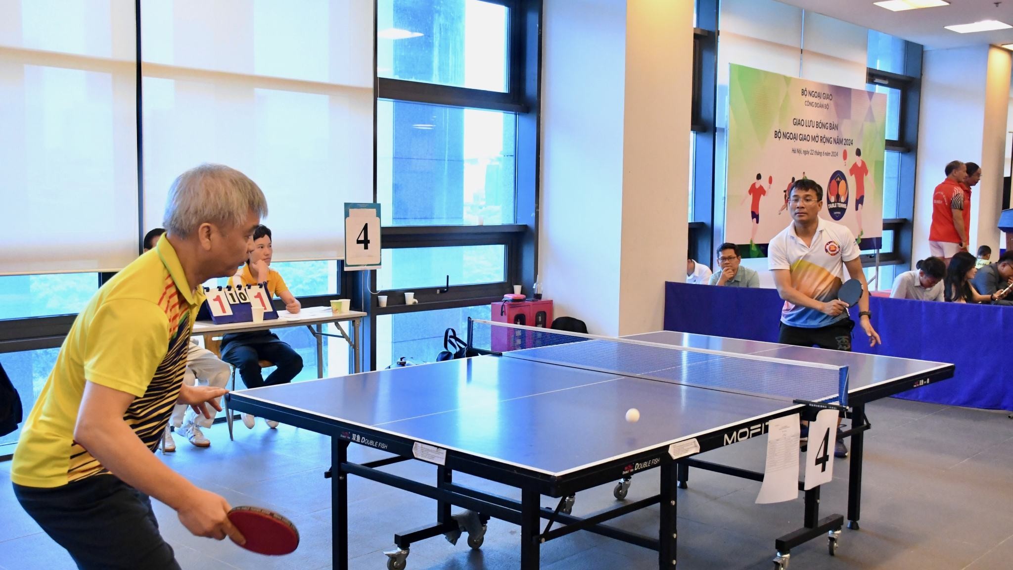 Giải bóng bàn Bộ Ngoại giao mở rộng: Rèn luyện tinh thần thể thao gắn với xây dựng tình đoàn kết