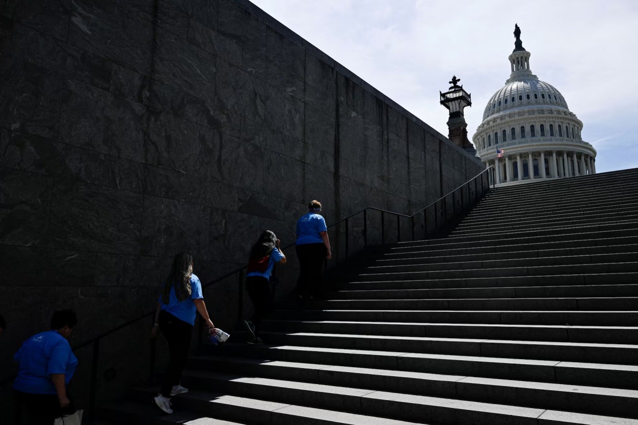 Ảnh ấn tượng (17 23/6): Ông Putin bình luận việc Ukraine yêu cầu Nga rút quân, lái ô tô chở Chủ tịch Triều Tiên; Mỹ ra quyết định quan trọng