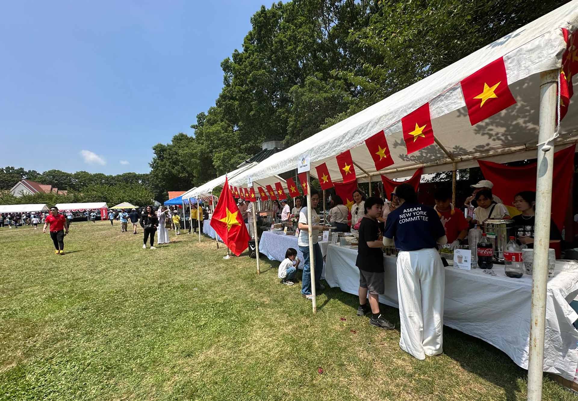 Ngày Gia đình ASEAN 2024 tại New York: Thắt chặt đoàn kết và tinh thần cộng đồng Ngày Gia đình ASEAN 2024 tại New York: Thắt chặt đoàn kết và tinh thần cộng đồng