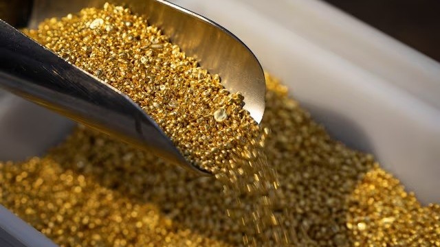 gia vang hom nay 12122024 gia vang phi nhu bay the gioi bam sat moc 2700 usdounce trong nuoc tang tien trieu