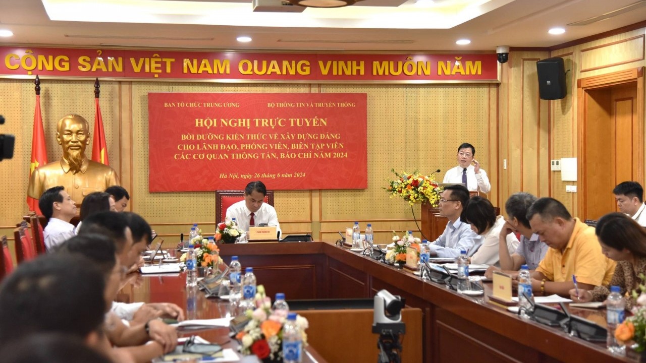 doi moi sang tao trong thong tin tuyen truyen ve xay dung dang lay cai dep dep cai xau