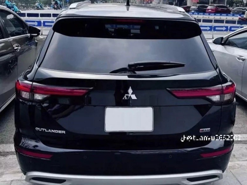 Mitsubishi Outlander 2025 xuất hiện tại Việt Nam, ngày ra mắt không còn xa