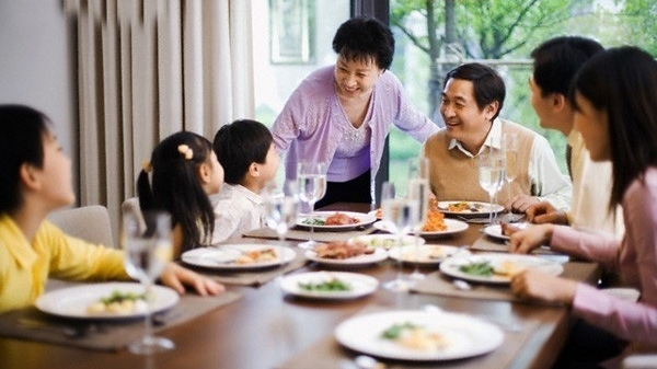 Phát động cuộc thi viết 'Bữa cơm gia đình ấm áp yêu thương'