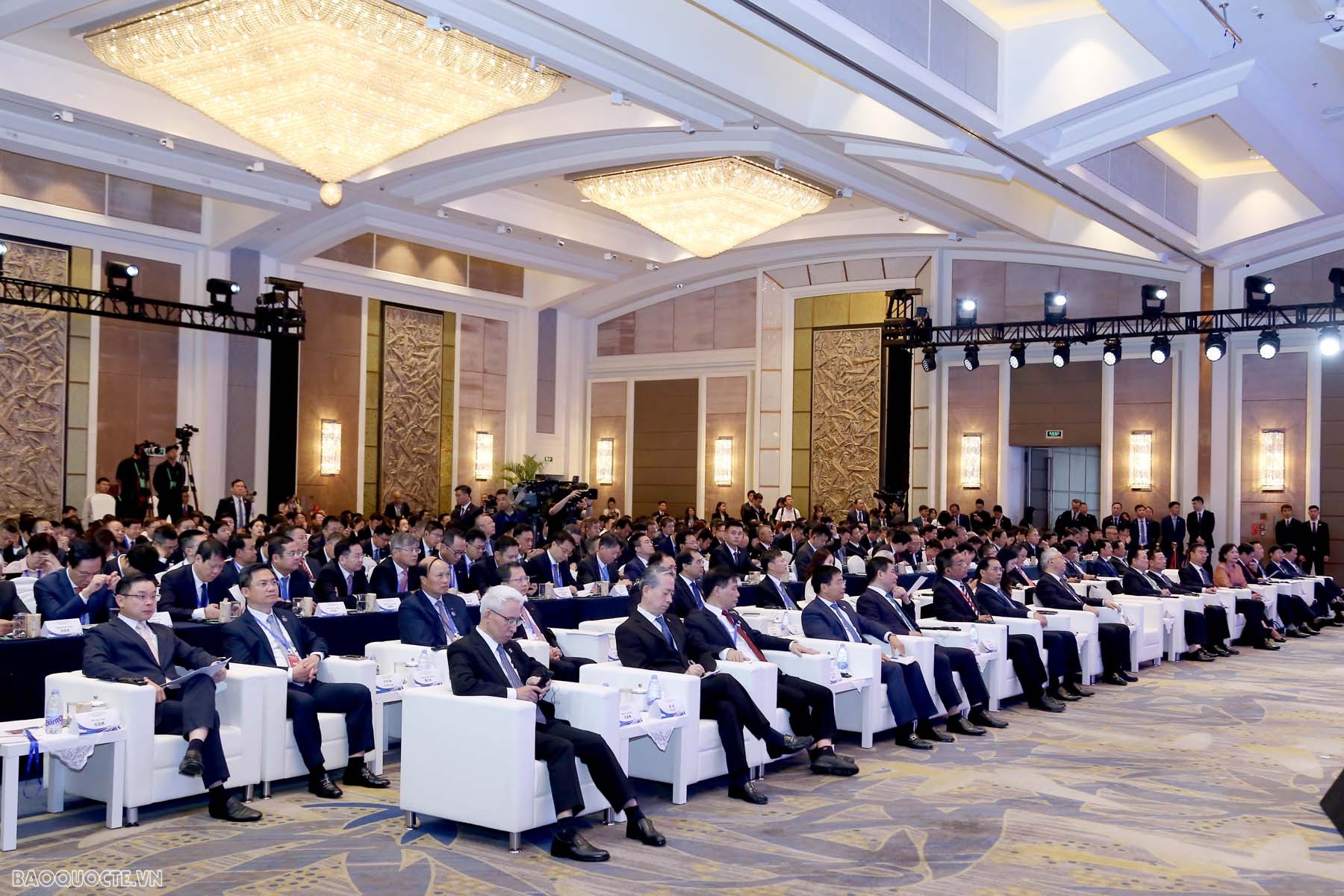 Hội nghị hợp tác Việt Nam Trung Quốc về phát triển hạ tầng chiến lược giao thông và vai trò của các doanh nghiệp Việt Nam-Trung Quốc.