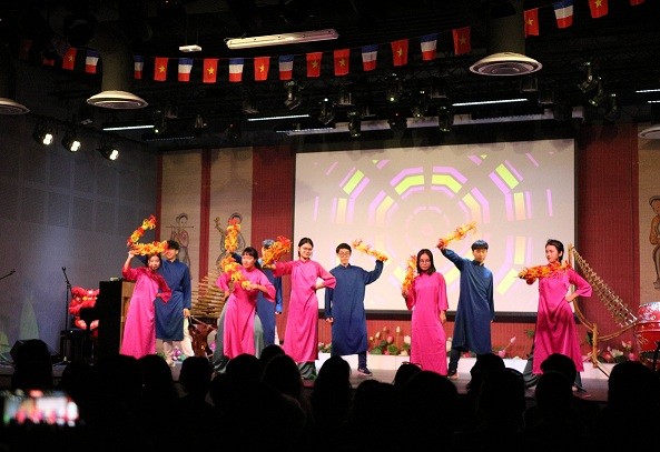 ‘Bonjour Vietnam’ với những sắc màu đặc biệt tại thủ đô Paris