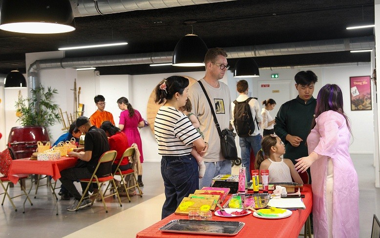 ‘Bonjour Vietnam’ với những sắc màu đặc biệt tại thủ đô Paris