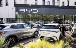 Nối tiếp cuộc chiến xe điện, Trung Quốc tung động thái mới có khả năng 'thổi bùng' căng thẳng với EU