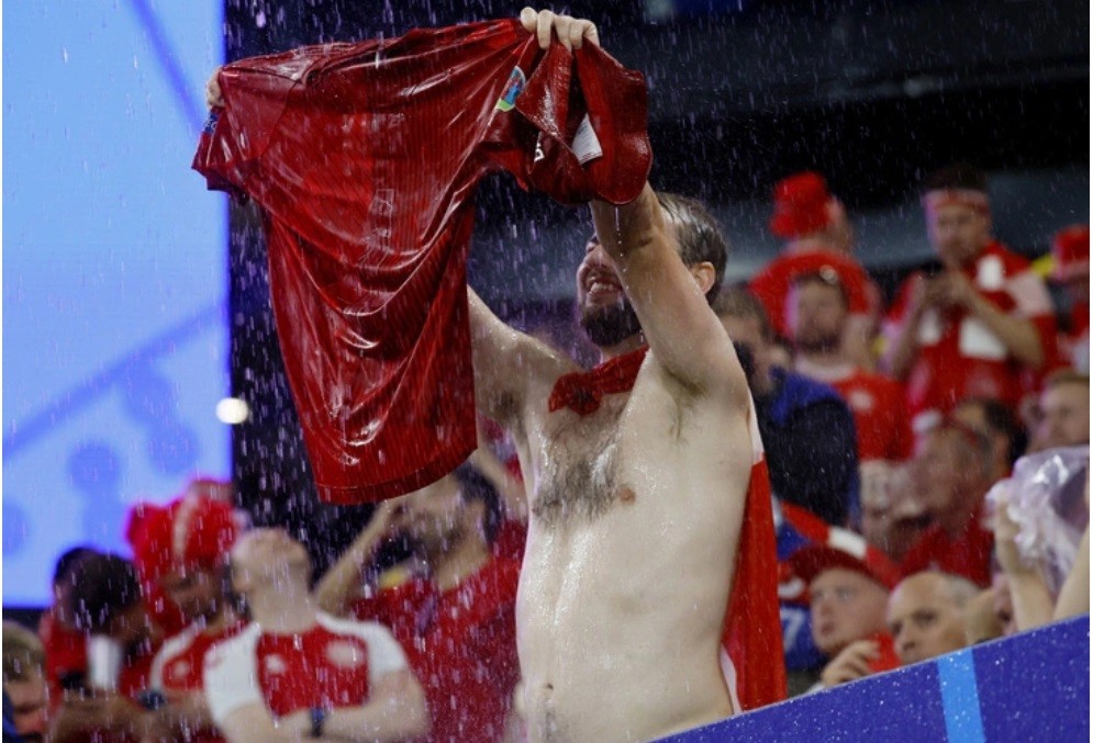 Những khoảnh khắc khó quên giữa đội bóng Đức gặp Đan Mạch và chiến thắng 2-0 của tuyển Đức