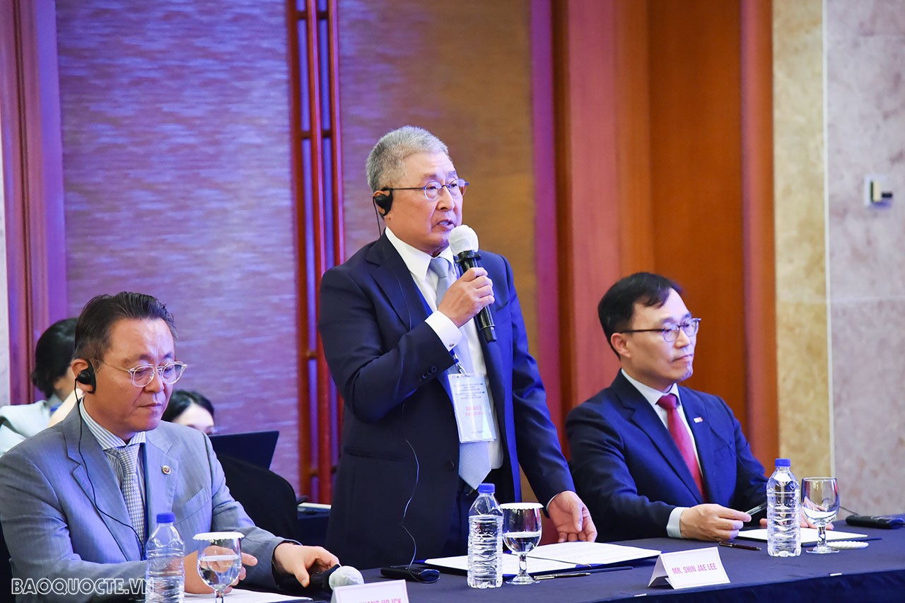 Thủ tướng Phạm Minh Chính gặp gỡ những người bạn Hàn Quốc