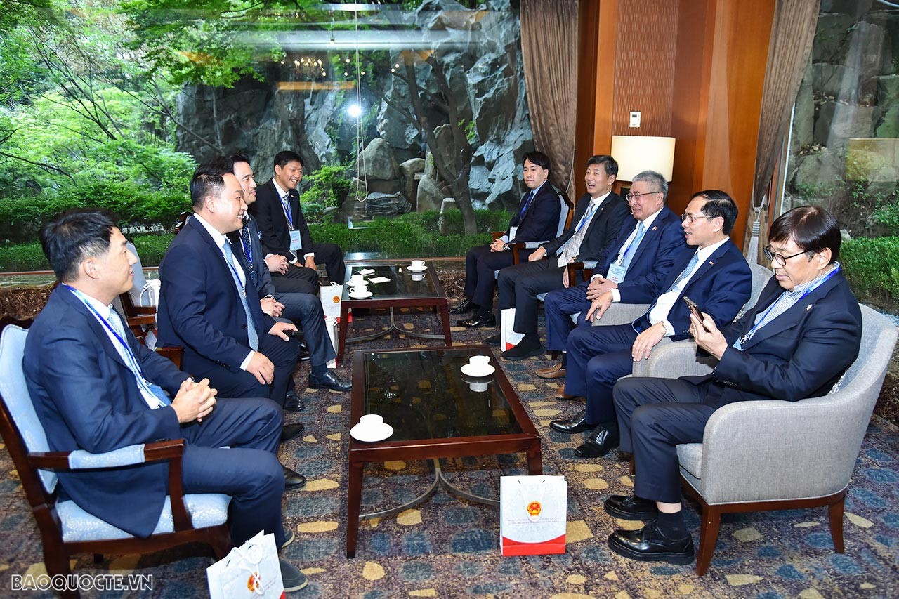 Bạn bè Hàn Quốc đồng hành, ủng hộ đất nước Việt Nam ngày càng phát triển phồn vinh