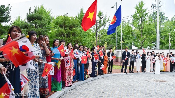 Cộng đồng người Việt Nam tại Hàn Quốc đóng góp lớn với chất lượng cao cho Tổ quốc và cho quan hệ song phương