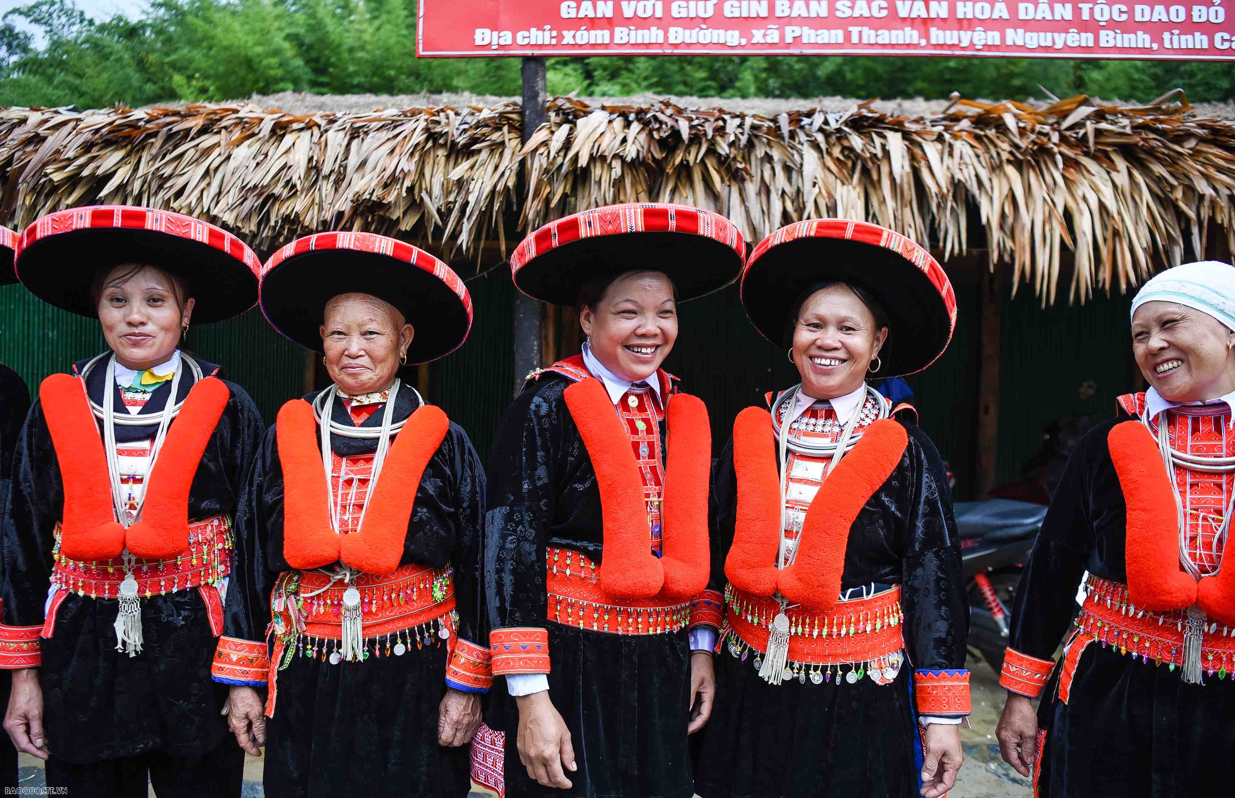 Từ những yêu cầu và lợi thế sẵn có, chính quyền địa phương nhận thấy, đồng bào dân tộc Dao đỏ Văn Thanh còn lưu giữ nhiều bài thuốc cổ truyền rất quý, tuy nhiên nếu không được tiếp nối và tham gia bảo tồn thì những giá trị này sẽ dần bị mai một. chính vì vậy, Câu lạc bộ Cộng đồng dân tộc Dao đỏ nơi bảo tồn và phát triển các bài thuốc cổ truyền của người Dao đỏ đã ra đời, do ông Bàn Đức Thắng, Phó Bí thư Đảng ủy, Chủ tịch UBND xã Phan Thanh làm chủ nhiệm. 