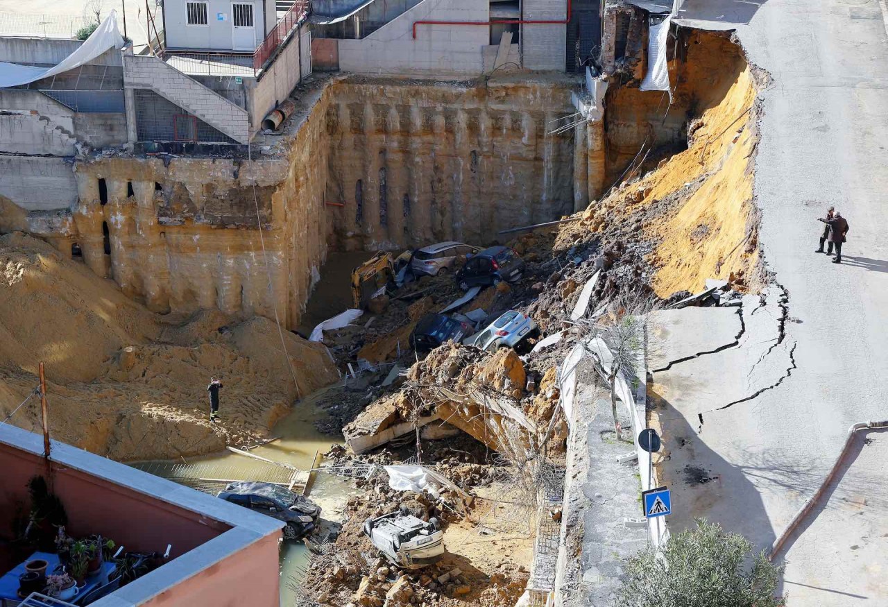 Ám ảnh kinh hoàng với những hố sụt tử thần khổng lồ trên thế giới