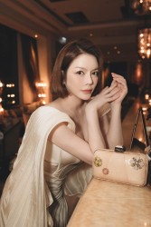 Ngắm phong thái tự tin, rạng rỡ của diễn viên Lý Nhã Kỳ