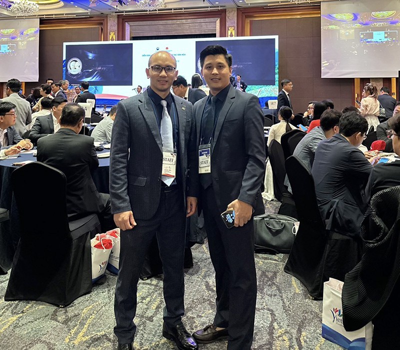 Đại diện đoàn Việt Nam tham dự tại Hàn Quốc.