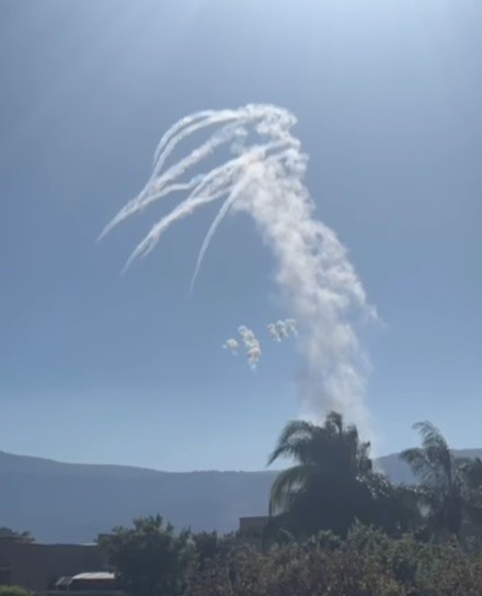 Chảo lửa Trung Đông: Houthi tuyên bố tấn công, Hezbollah tiếp tục nã hàng chục rocket vào Israel Chảo lửa Trung Đông: Houthi tuyên bố tấn công, Hezbollah tiếp tục nã hàng chục rocket vào Israel