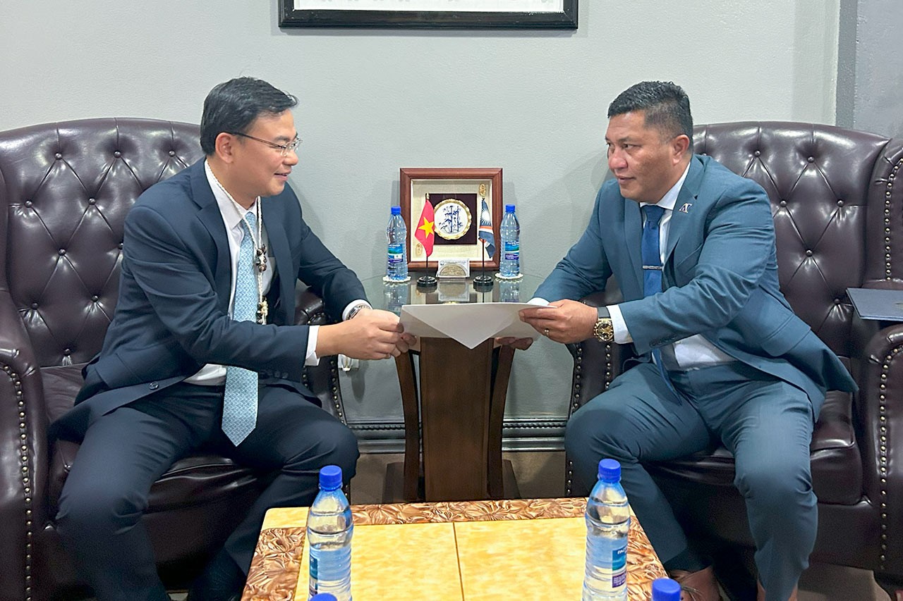 Đại sứ Phạm Quang Hiệu trình Thư ủy nhiệm lên Tổng thống Quần đảo Marshall