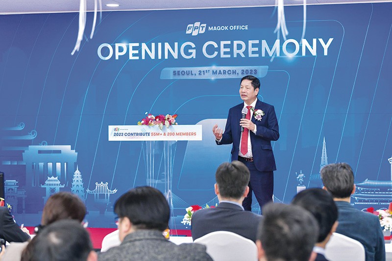 Chủ tịch Tập đoàn FPT trong sự kiện khai trương văn phòng Magok, Seoul Chủ tịch Tập đoàn FPT trong sự kiện khai trương văn phòng Magok, Seoul