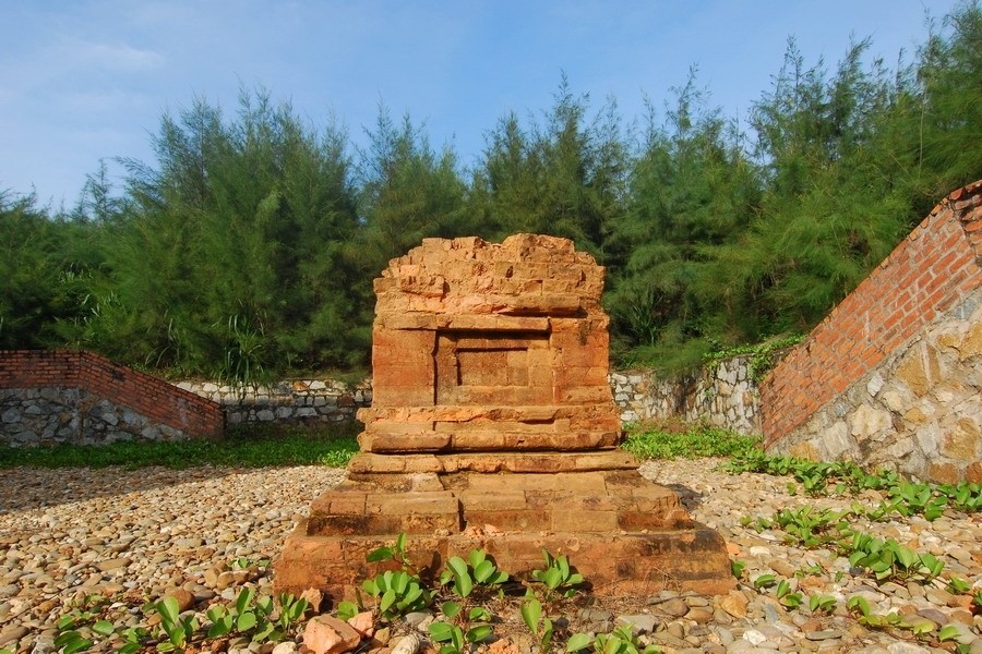 Tháp Phú Diên, di sản kiến trúc quý ở Thừa Thiên Huế Tháp Phú Diên, di sản kiến trúc quý ở Thừa Thiên Huế