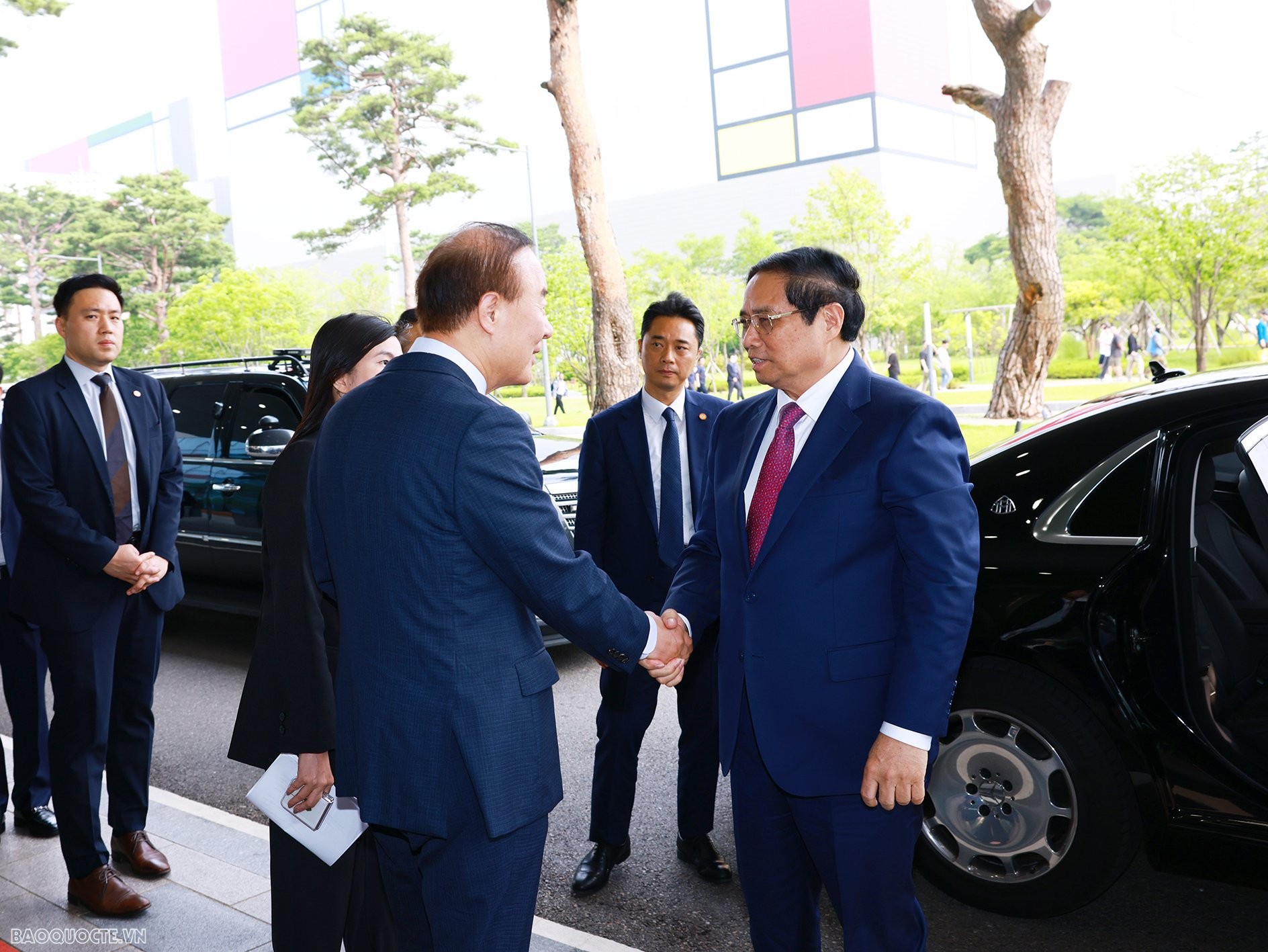 Thủ tướng Phạm Minh Chính thăm và làm việc tại Tổ hợp tập đoàn Samsung