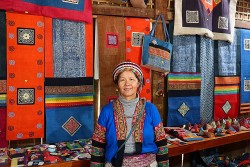 Người giữ lửa nghề dệt lanh Lùng Tám