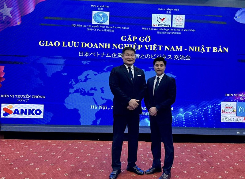 Ông Ymamoto Gousei – Hội trưởng Liên đoàn Nghị viện Nhật Bản, Hạ nghị sỹ và ông Hà Trọng Nhân. Ông Ymamoto Gousei – Hội trưởng Liên đoàn Nghị viện Nhật Bản, Hạ nghị sỹ và ông Hà Trọng Nhân.