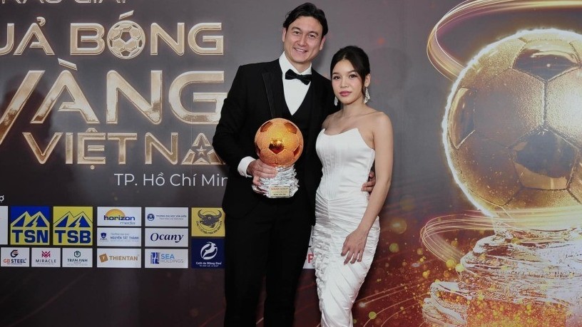 thu mon dang van lam chuan bi ket hon vo sap cuoi la ai