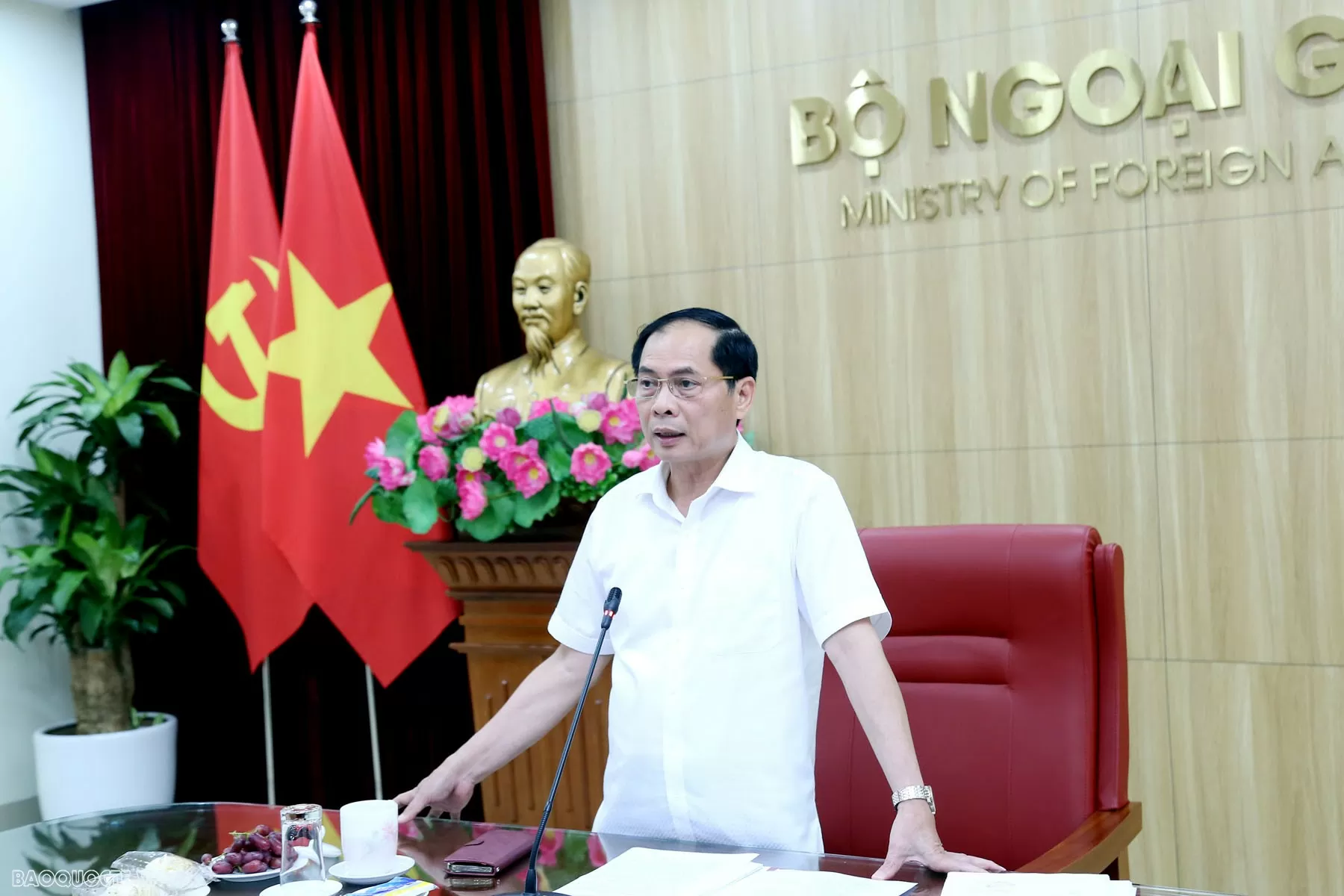 Đảng bộ Bộ Ngoại giao tổ chức sơ kết công tác 6 tháng đầu năm, triển khai nhiệm vụ trọng tâm 6 tháng cuối năm 2024 Đảng bộ Bộ Ngoại giao tổ chức sơ kết công tác 6 tháng đầu năm, triển khai nhiệm vụ trọng tâm 6 tháng cuối năm 2024