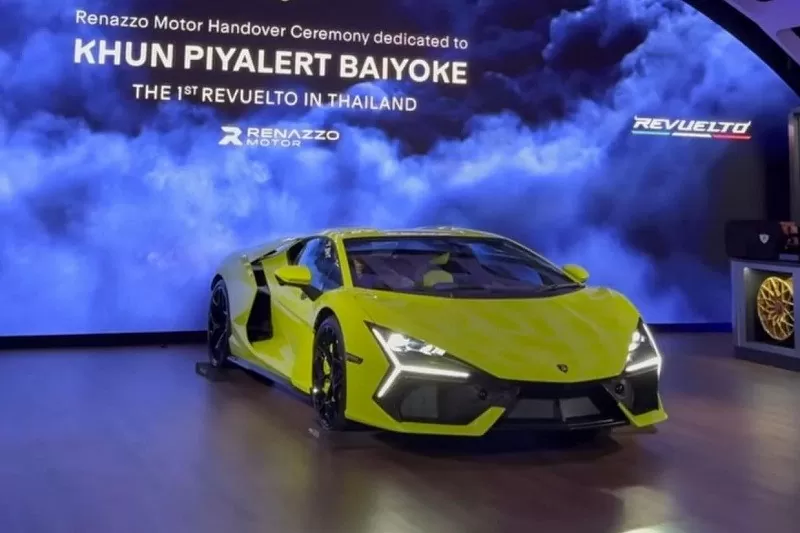Cận cảnh siêu xe hybrid Lamborghini Revuelto đầu tiên tại Đông Nam Á Cận cảnh siêu xe hybrid Lamborghini Revuelto đầu tiên tại Đông Nam Á
