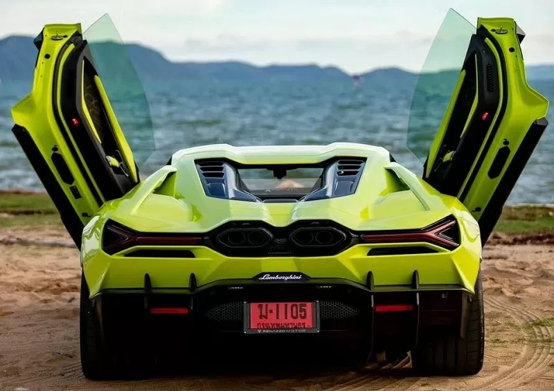 Cận cảnh siêu xe hybrid Lamborghini Revuelto đầu tiên tại Đông Nam Á Cận cảnh siêu xe hybrid Lamborghini Revuelto đầu tiên tại Đông Nam Á