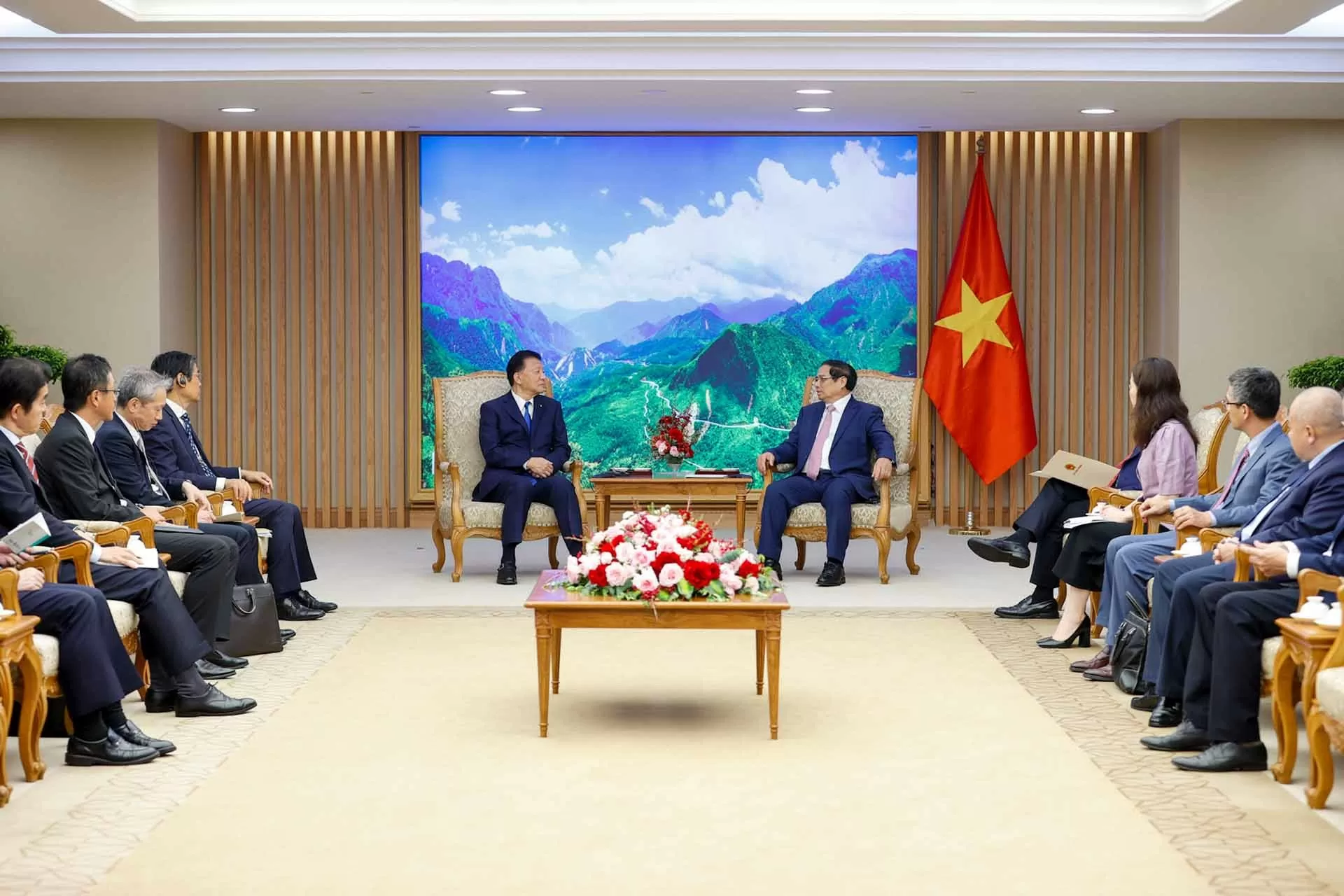 Thủ tướng Phạm Minh Chính tiếp Bộ trưởng phụ trách CPTPP của Nhật Bản Thủ tướng Phạm Minh Chính tiếp Bộ trưởng phụ trách CPTPP của Nhật Bản
