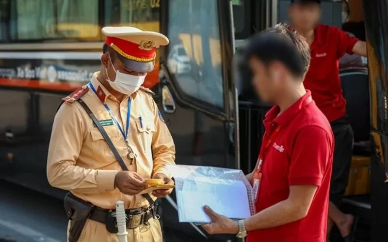 Cách xem giấy phép lái xe bị tước trên VNeID mới nhất Hướng dẫn cách xem giấy phép lái xe bị tước trên VNeID mới nhất