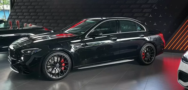 Cận cảnh Mercedes-AMG C63 S E Performance vừa ra mắt tại Việt Nam, giá 4,9 tỷ đồng Cận cảnh Mercedes-AMG C63 S E Performance vừa ra mắt tại Việt Nam, giá 4,9 tỷ đồng