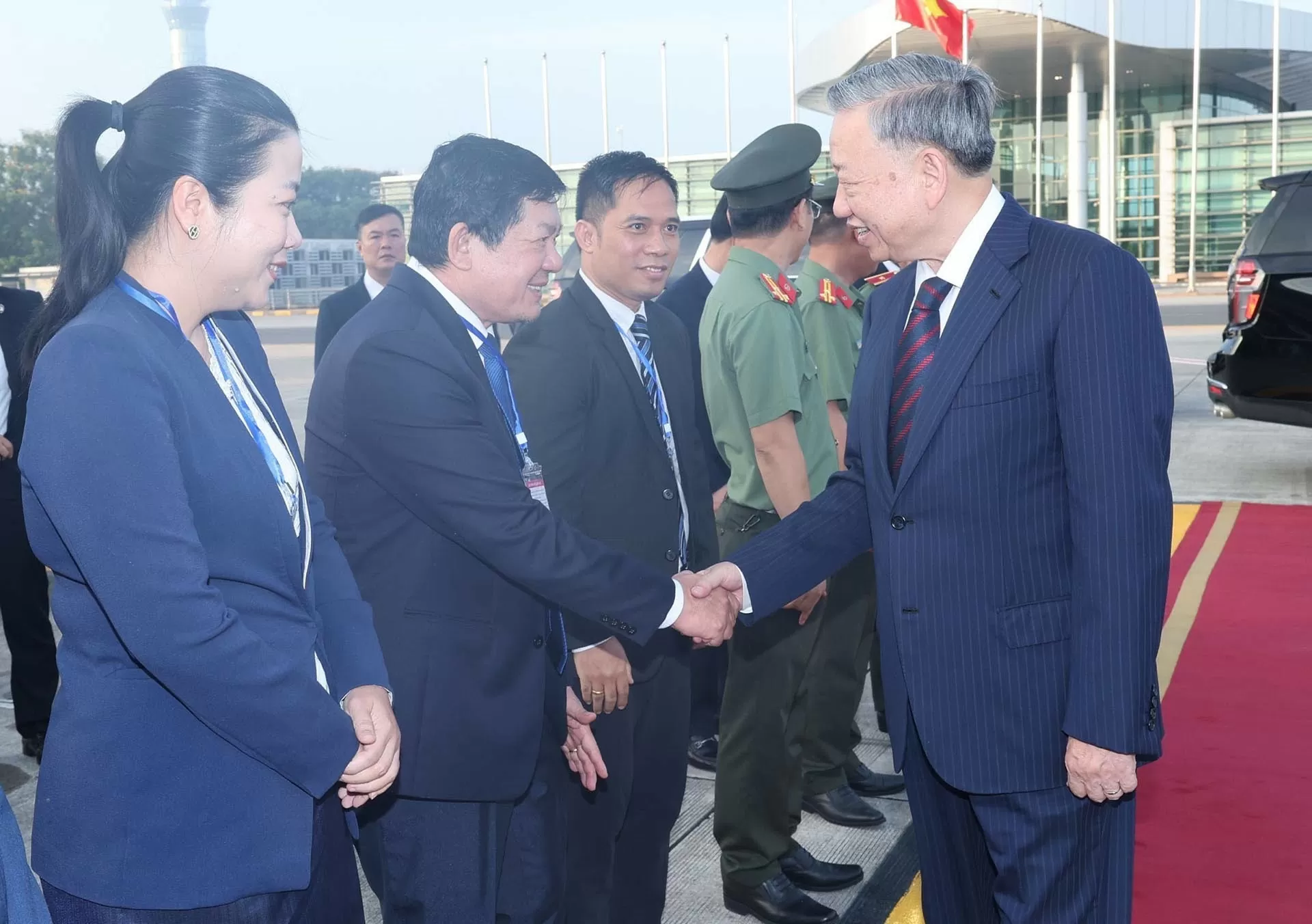 Chủ tịch nước Tô Lâm lên đường thăm cấp Nhà nước tới CHDCND Lào và Vương quốc Campuchia Chủ tịch nước Tô Lâm lên đường thăm cấp Nhà nước tới CHDCND Lào và Vương quốc Campuchia