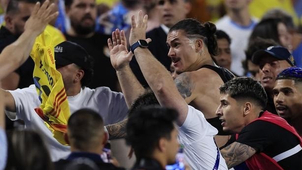 Uruguay thua trận tại bán kết Copa America 2024, Darwin Nunez tấn công CĐV Colombia