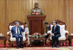 Chủ tịch nước Tô Lâm thăm các đồng chí nguyên Lãnh đạo cấp cao của Lào