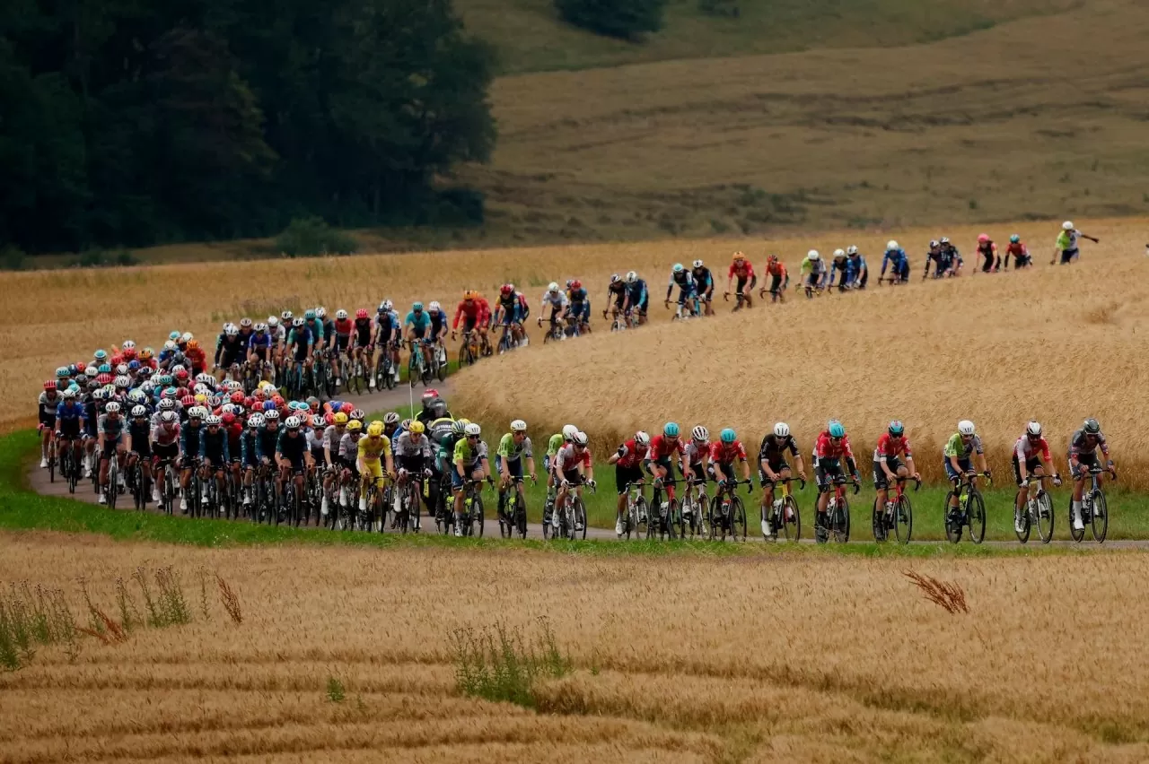 Những khung hình ấn tượng của giải đua xe đạp Tour de France Những khung hình ấn tượng của giải đua xe đạp Tour de France
