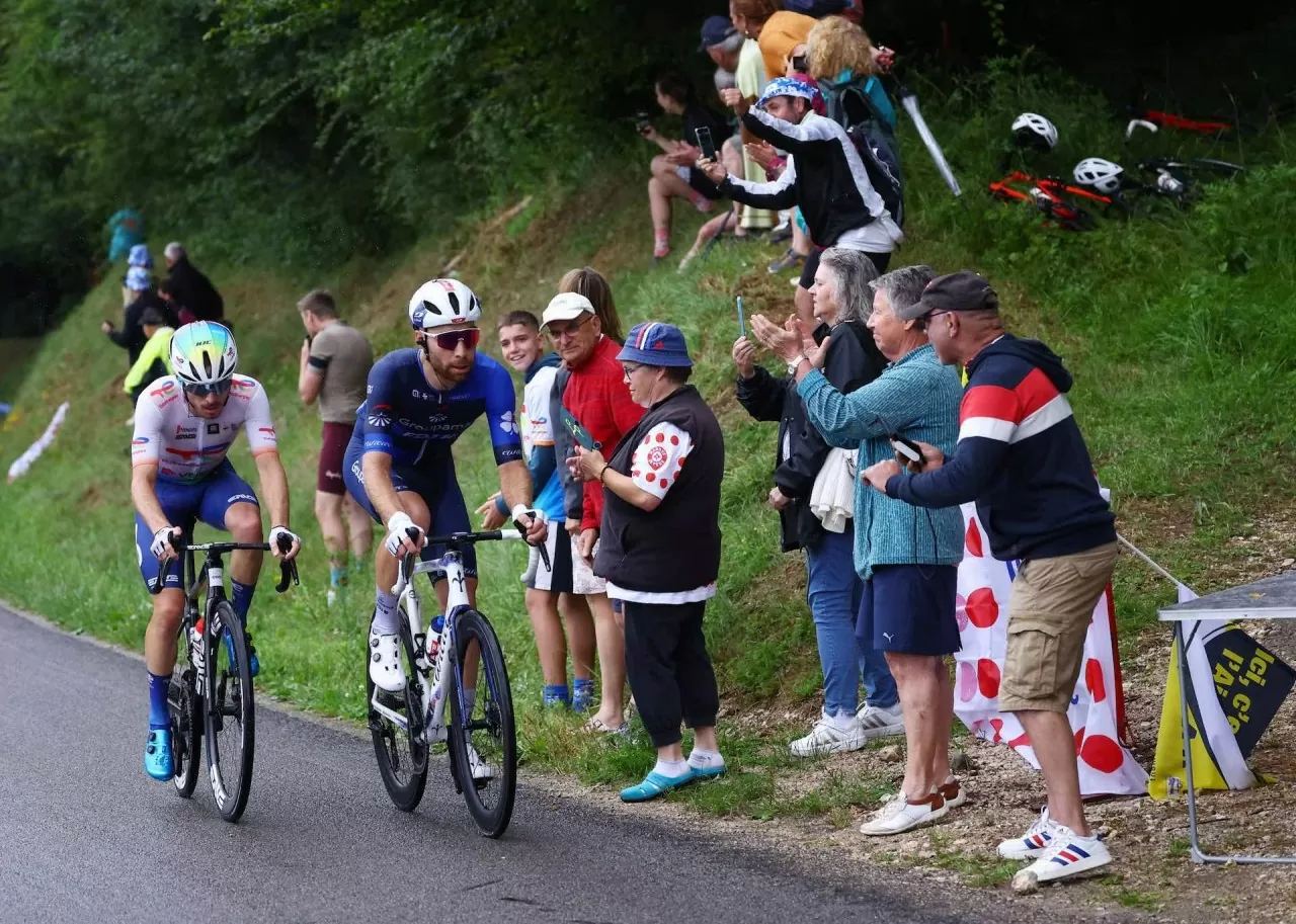 Những khung hình ấn tượng của giải đua xe đạp Tour de France Những khung hình ấn tượng của giải đua xe đạp Tour de France