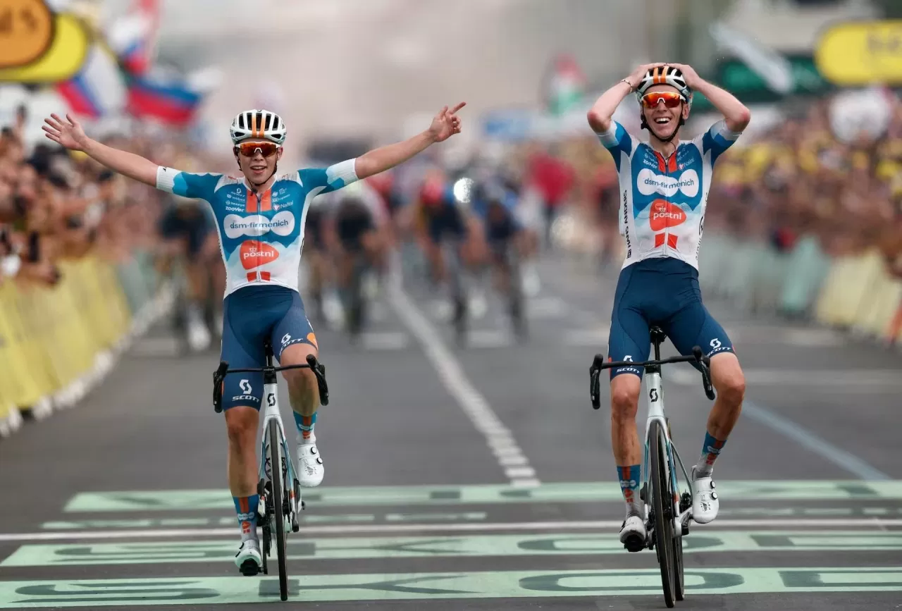 Những khung hình ấn tượng của giải đua xe đạp Tour de France Những khung hình ấn tượng của giải đua xe đạp Tour de France