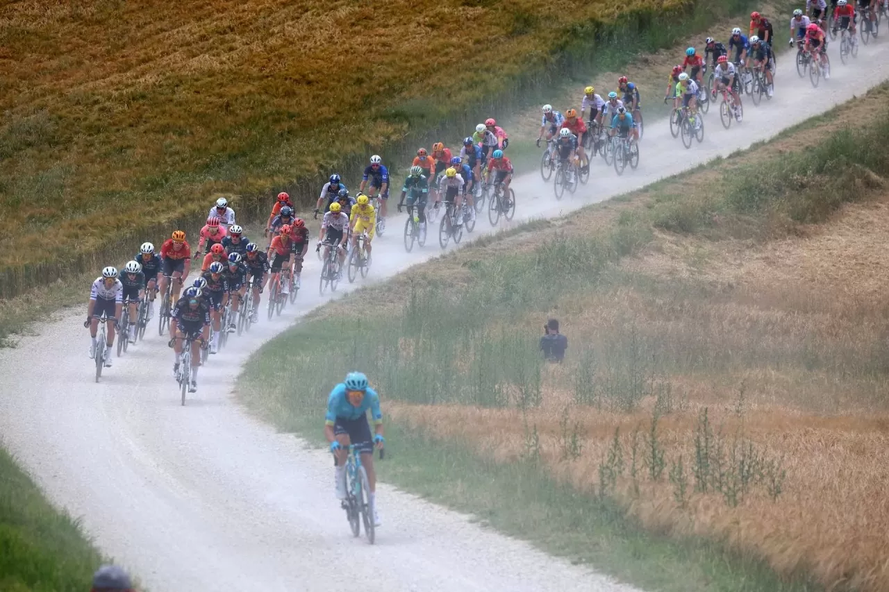 Những khung hình ấn tượng của giải đua xe đạp Tour de France Những khung hình ấn tượng của giải đua xe đạp Tour de France