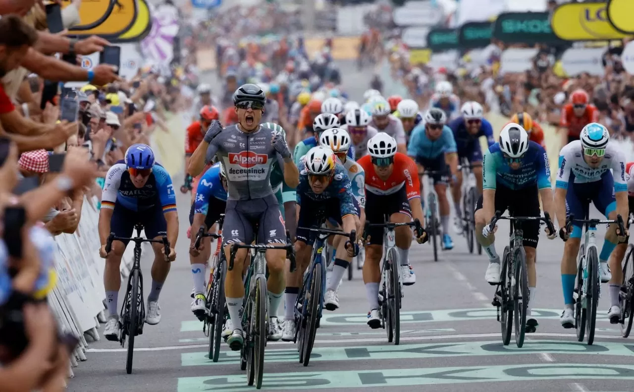 Những khung hình ấn tượng của giải đua xe đạp Tour de France Những khung hình ấn tượng của giải đua xe đạp Tour de France