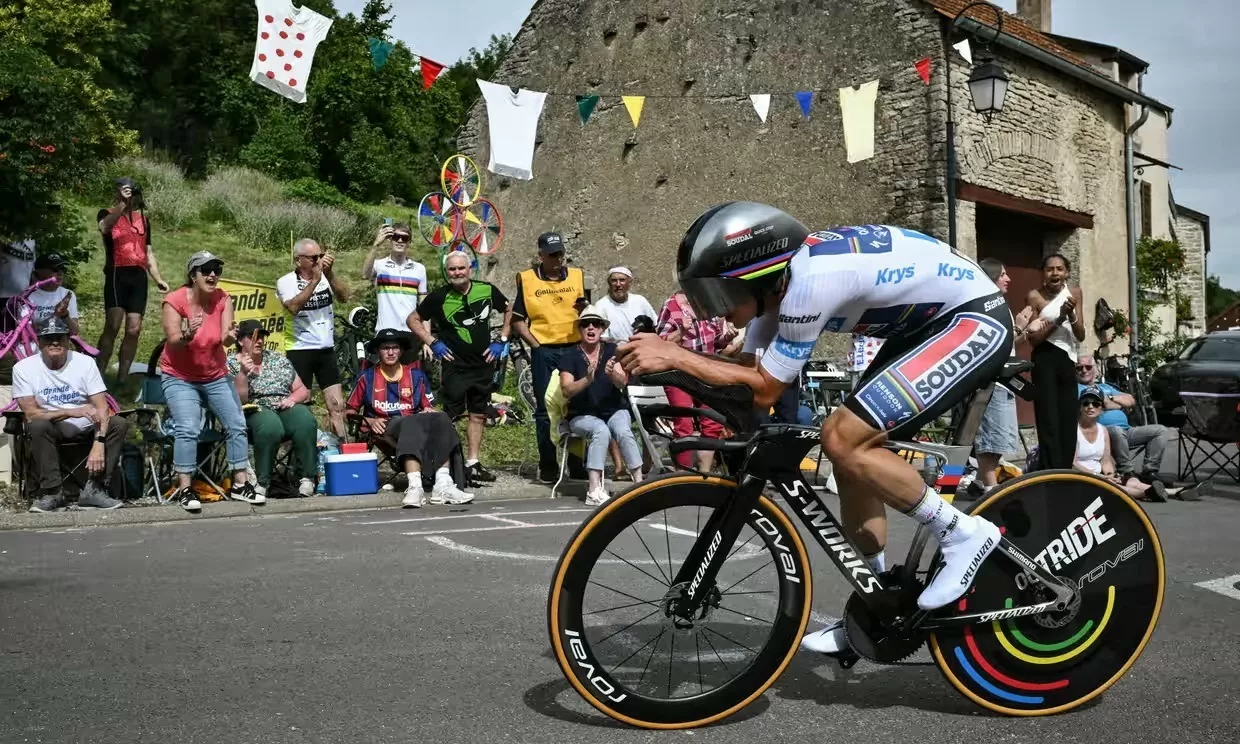 Những khung hình ấn tượng của giải đua xe đạp Tour de France Những khung hình ấn tượng của giải đua xe đạp Tour de France