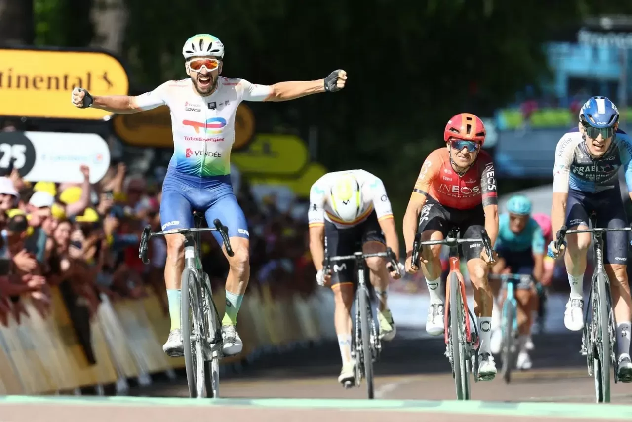 Những khung hình ấn tượng của giải đua xe đạp Tour de France Những khung hình ấn tượng của giải đua xe đạp Tour de France