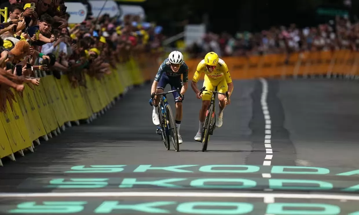 Những khung hình ấn tượng của giải đua xe đạp Tour de France Những khung hình ấn tượng của giải đua xe đạp Tour de France