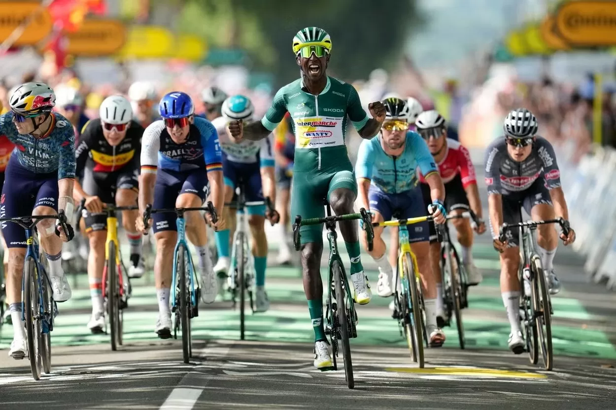 Những khung hình ấn tượng của giải đua xe đạp Tour de France Những khung hình ấn tượng của giải đua xe đạp Tour de France
