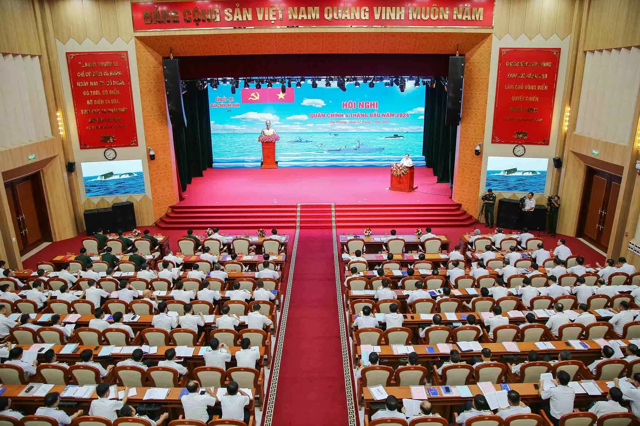 Quân chủng Hải quân tiếp tục chủ động nắm, dự báo, đánh giá sát, đúng tình hình trên các vùng biển Quân chủng Hải quân tiếp tục chủ động nắm, dự báo, đánh giá sát, đúng tình hình trên các vùng biển