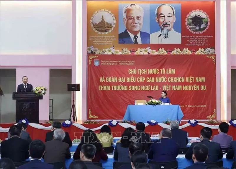 Chủ tịch nước Tô Lâm thăm, tặng quà Trường song ngữ Lào-Việt Nam Chủ tịch nước Tô Lâm thăm, tặng quà Trường song ngữ Lào-Việt Nam
