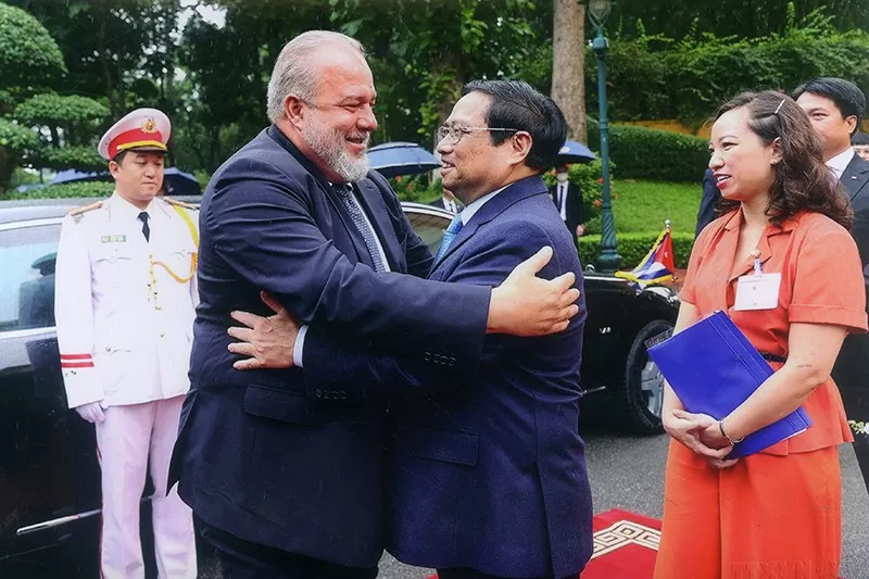 Thủ tướng Chính phủ Phạm Minh Chính chủ trì lễ đón chính thức Thủ tướng Cộng hòa Cuba Marrero Cruz thăm hữu nghị chính thức Việt Nam (29/9/2022). Prime Minister Pham Minh Chinh hosted the official welcoming ceremony for Prime Minister of the Republic of Cuba Manuel Marrero Cruz during his official friendly visit to Viet Nam (September 29, 2022). Thủ tướng Chính phủ Phạm Minh Chính chủ trì lễ đón chính thức Thủ tướng Cộng hòa Cuba Marrero Cruz thăm hữu nghị chính thức Việt Nam (29/9/2022). Prime Minister Pham Minh Chinh hosted the official welcoming ceremony for Prime Minister of the Republic of C
